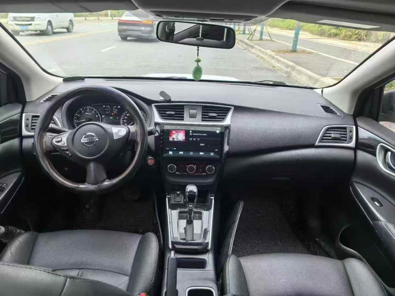 荆州19年日产轩逸4