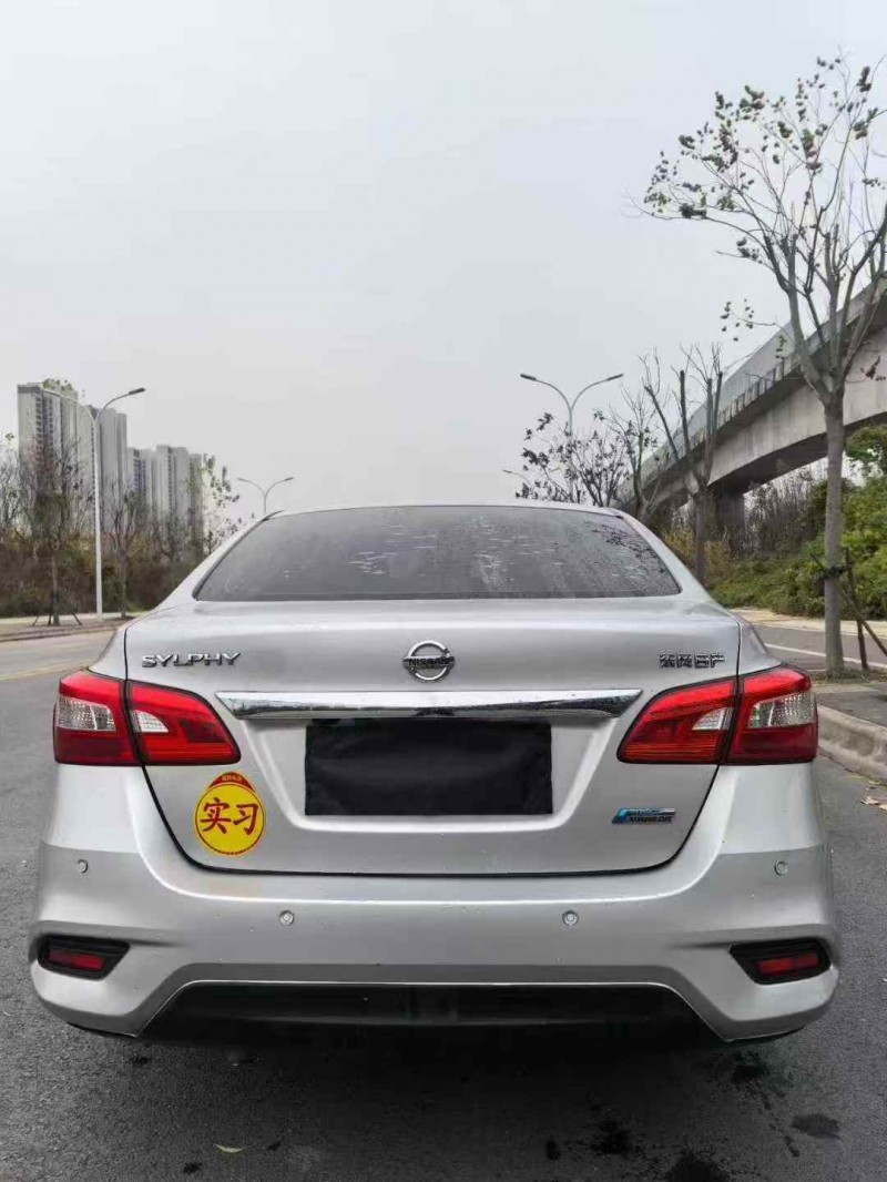 荆州19年日产轩逸9