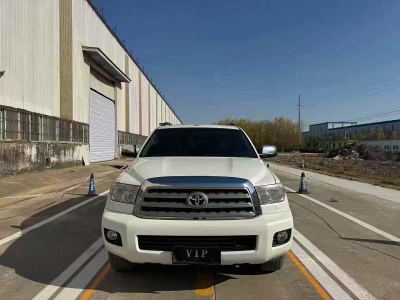 菏泽14年丰田红杉1