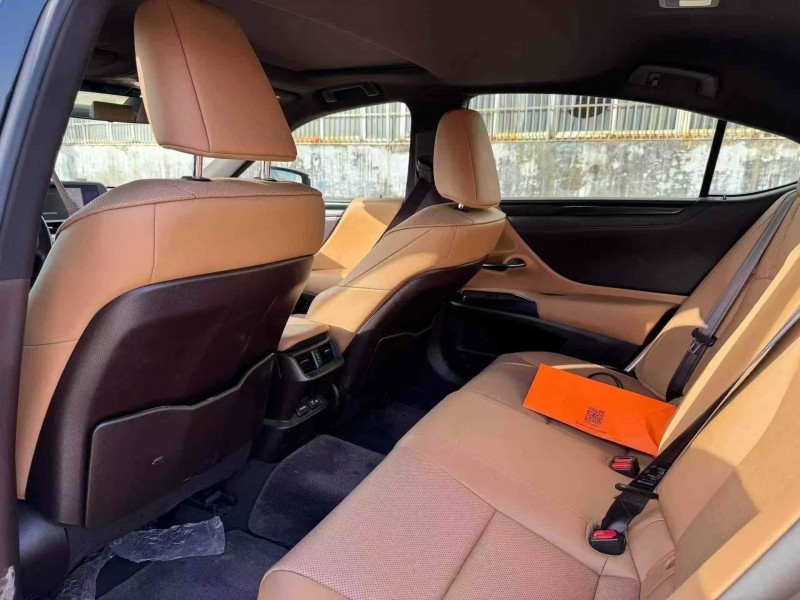 菏泽21年雷克萨斯ES5