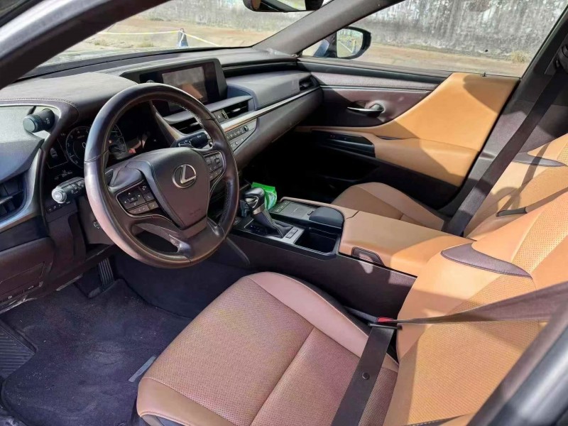 菏泽21年雷克萨斯ES6