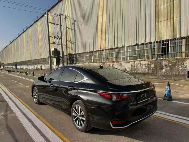 菏泽21年雷克萨斯ES8