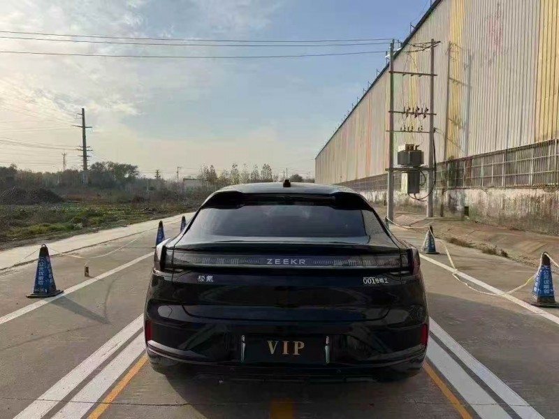 菏泽23年极氪汽车0019