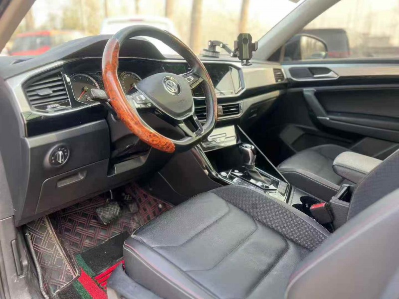 枣庄20年大众探岳6