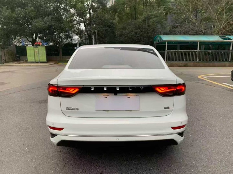 长沙24年吉利帝豪5