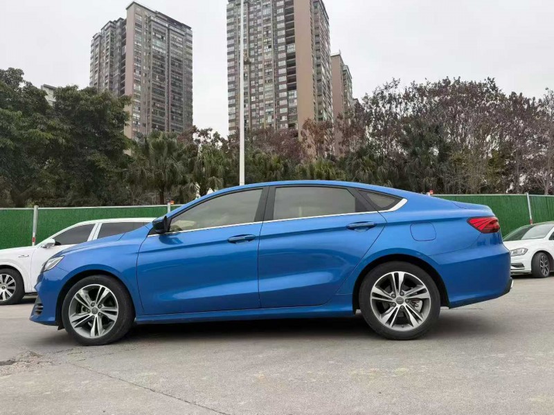 成都19年吉利缤瑞7