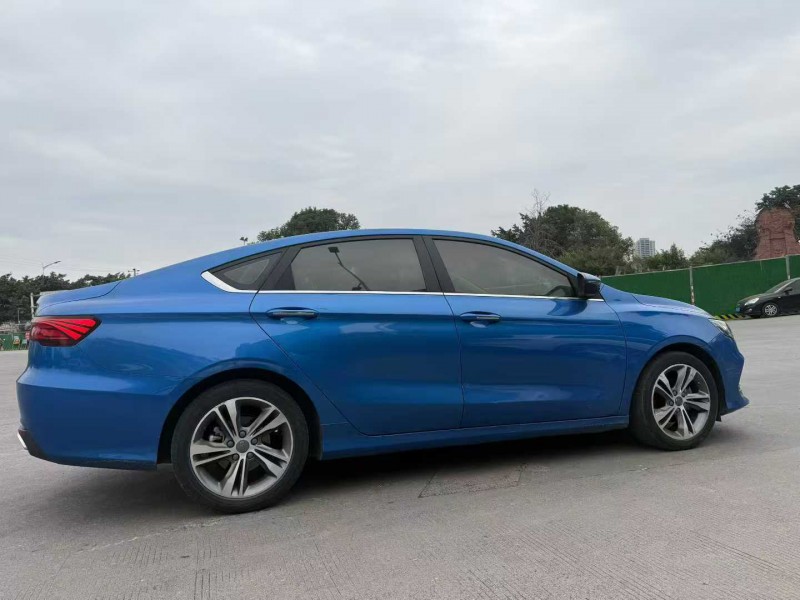 成都19年吉利缤瑞8