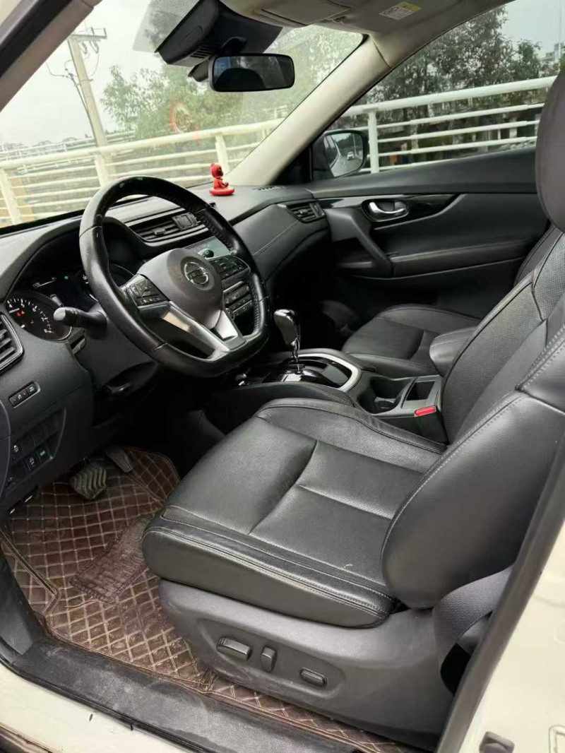 成都21年日产奇骏2