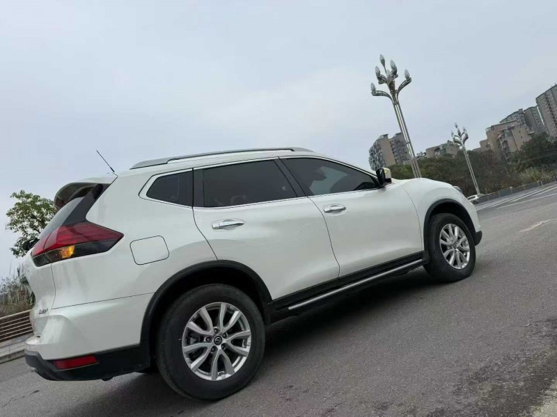 成都21年日产奇骏7