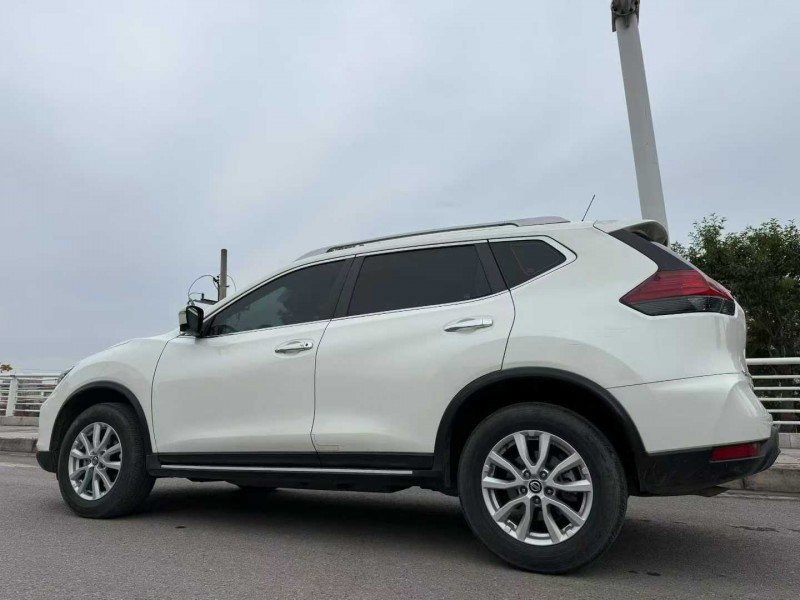 成都21年日产奇骏8