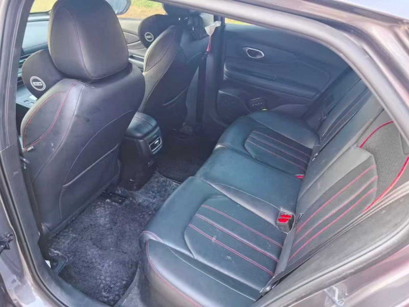 襄阳24年传祺影豹8