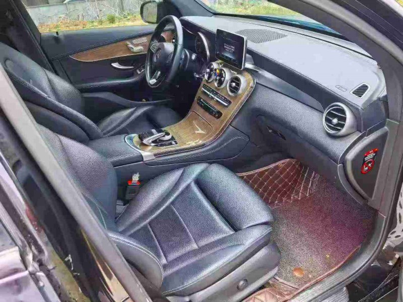 襄阳19年奔驰GLC4