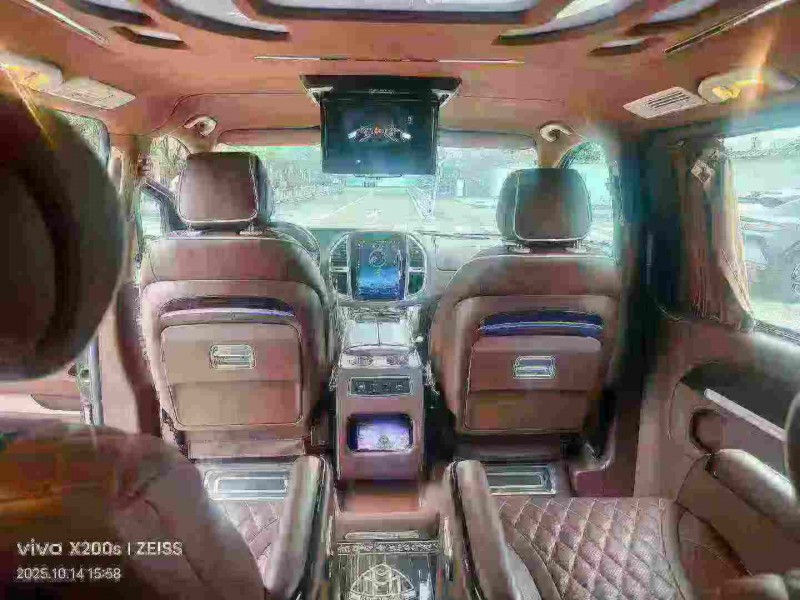 衢州21年奔驰威霆6