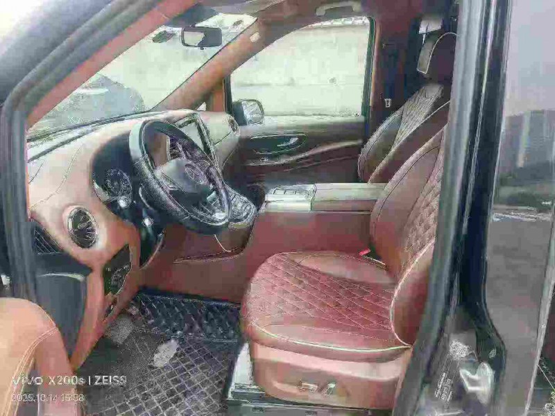 衢州21年奔驰威霆7