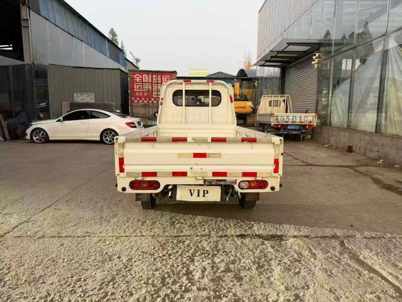 徐州22年飞碟箱货货车9