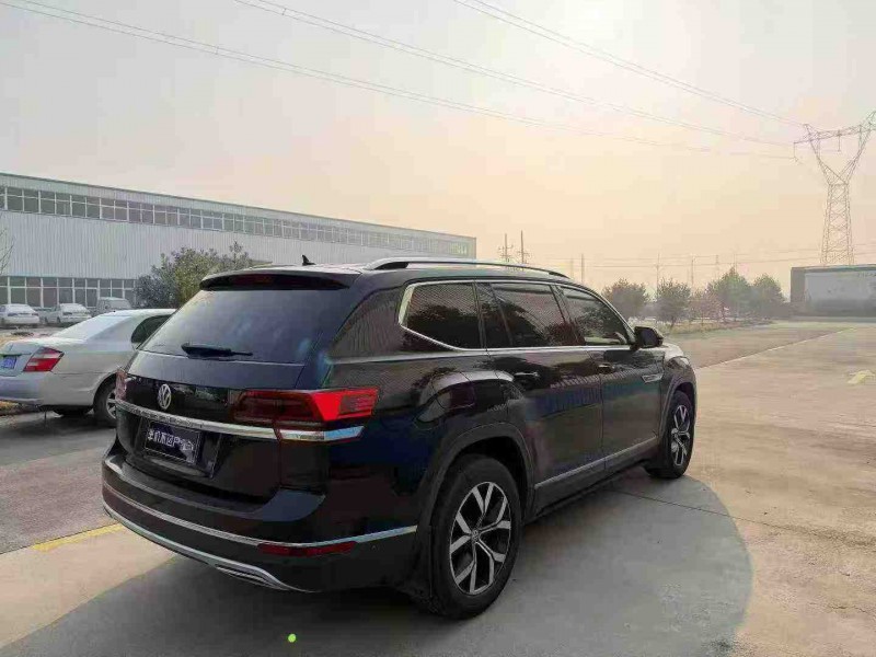 焦作17年大众途昂8