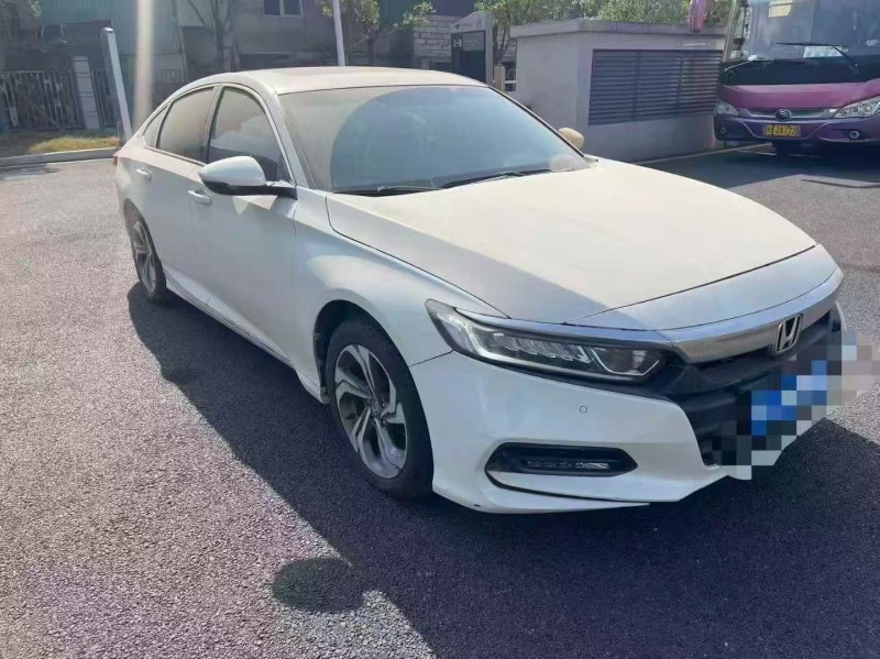 厦门20年本田雅阁3