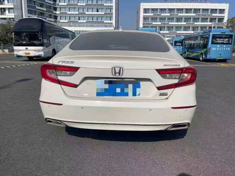 厦门20年本田雅阁5