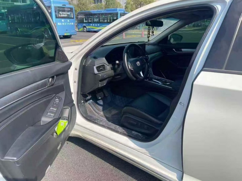 厦门20年本田雅阁7