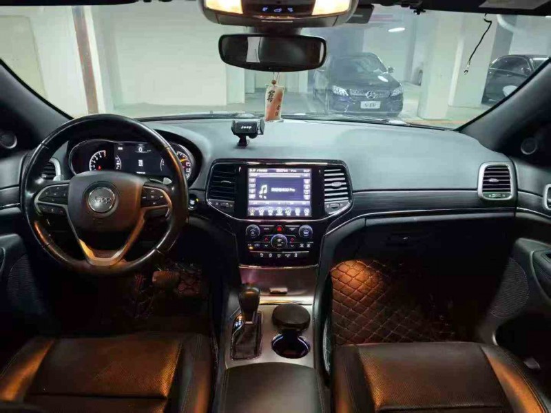 遵义21年Jeep大切诺基4