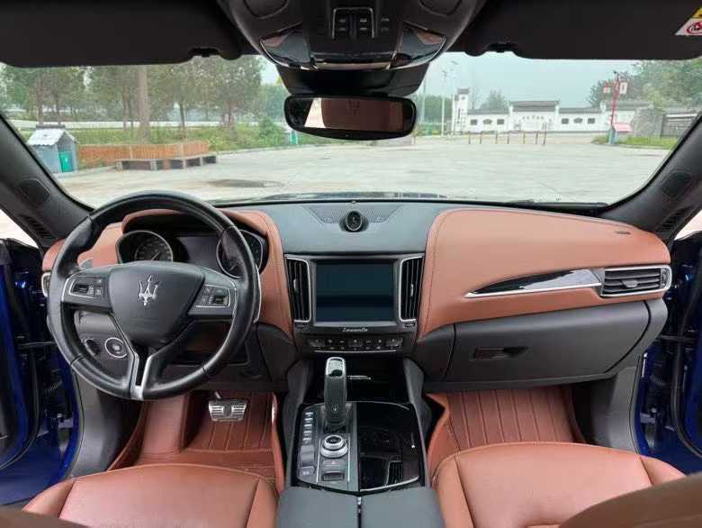 徐州20年玛莎拉蒂Levante4