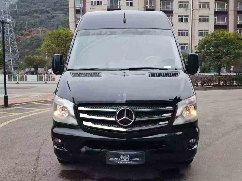 毕节17年奔驰斯宾特1