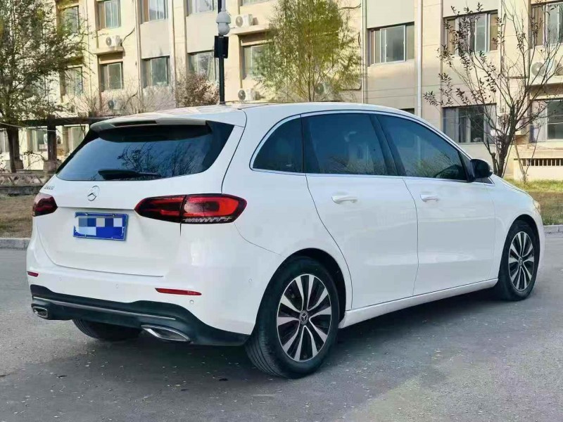东营21年奔驰B8