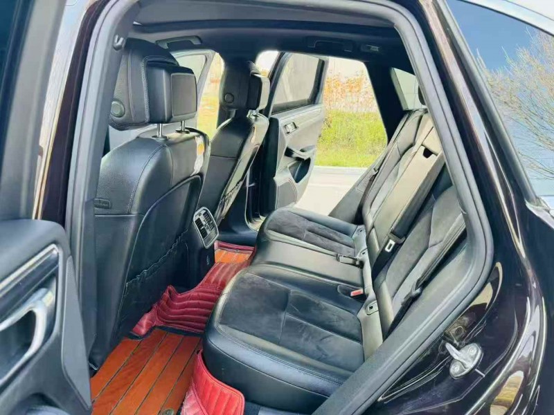 济宁18年保时捷Macan5