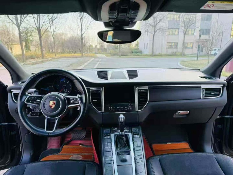 济宁18年保时捷Macan6
