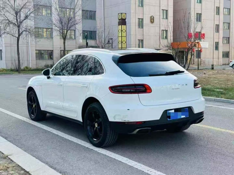 济宁18年保时捷Macan7