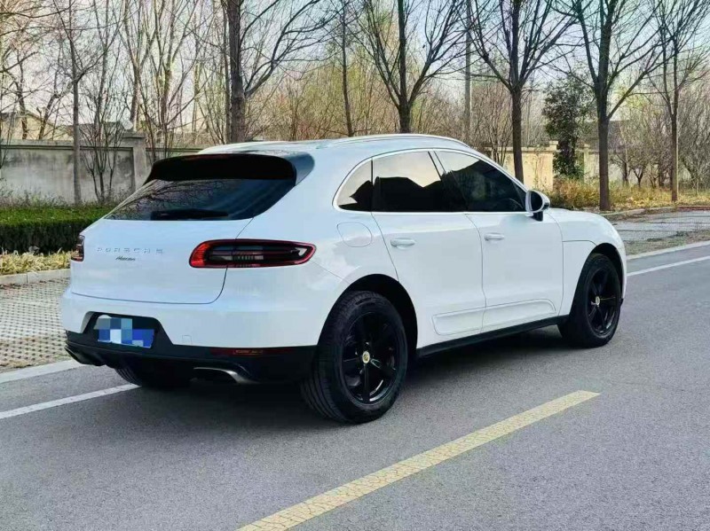 济宁18年保时捷Macan8
