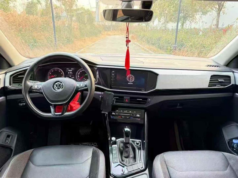 荆州22年大众探岳6