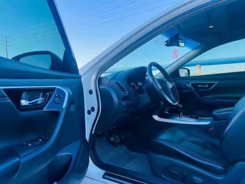 济宁17年日产天籁6