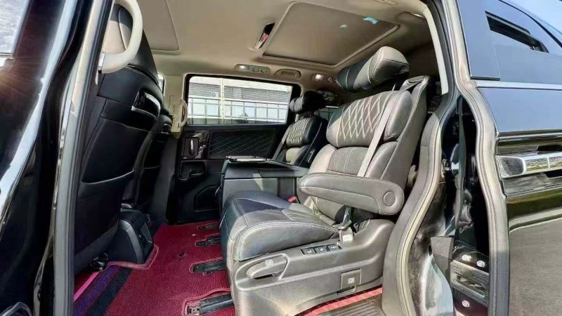 东莞20年本田艾力绅5