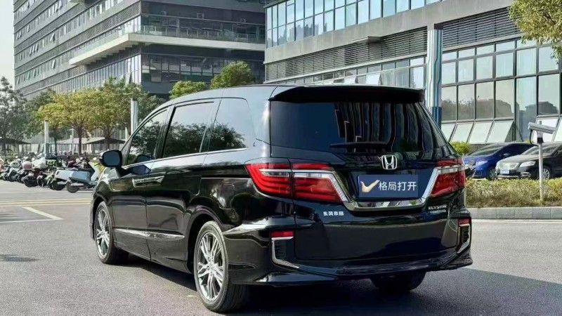 东莞20年本田艾力绅8