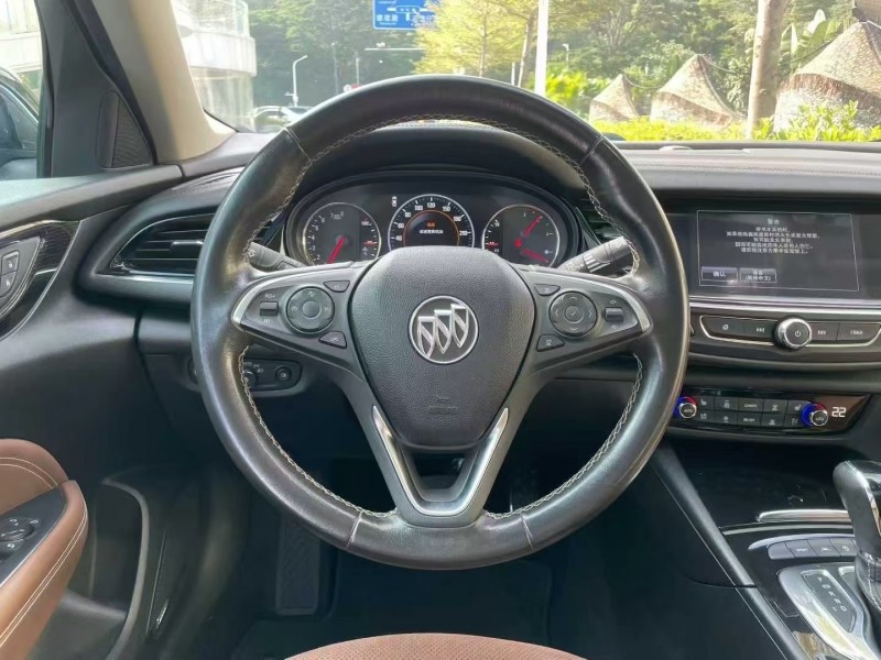 广州18年别克君威8