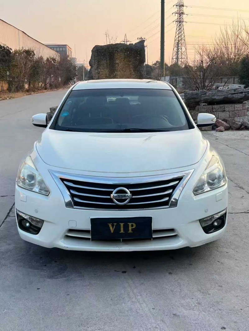 徐州15年日产天籁1