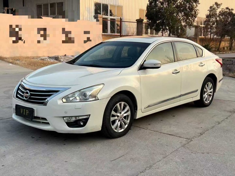 徐州15年日产天籁3