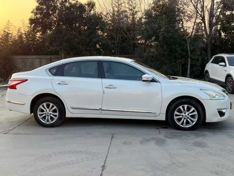 徐州15年日产天籁5