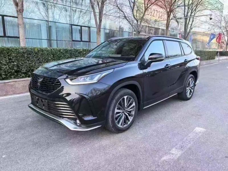 烟台25年丰田皇冠2