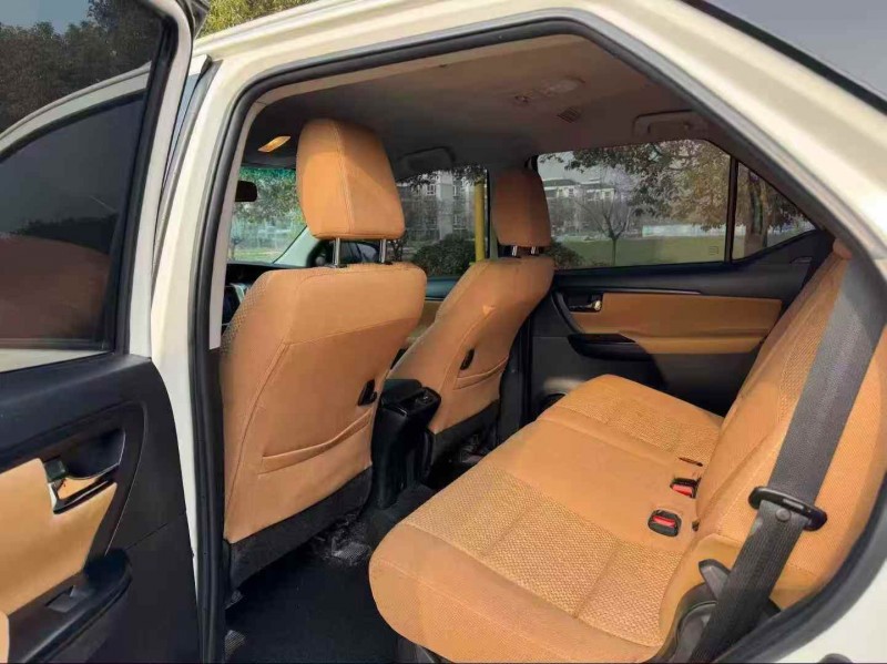 连云港18年丰田穿越者7