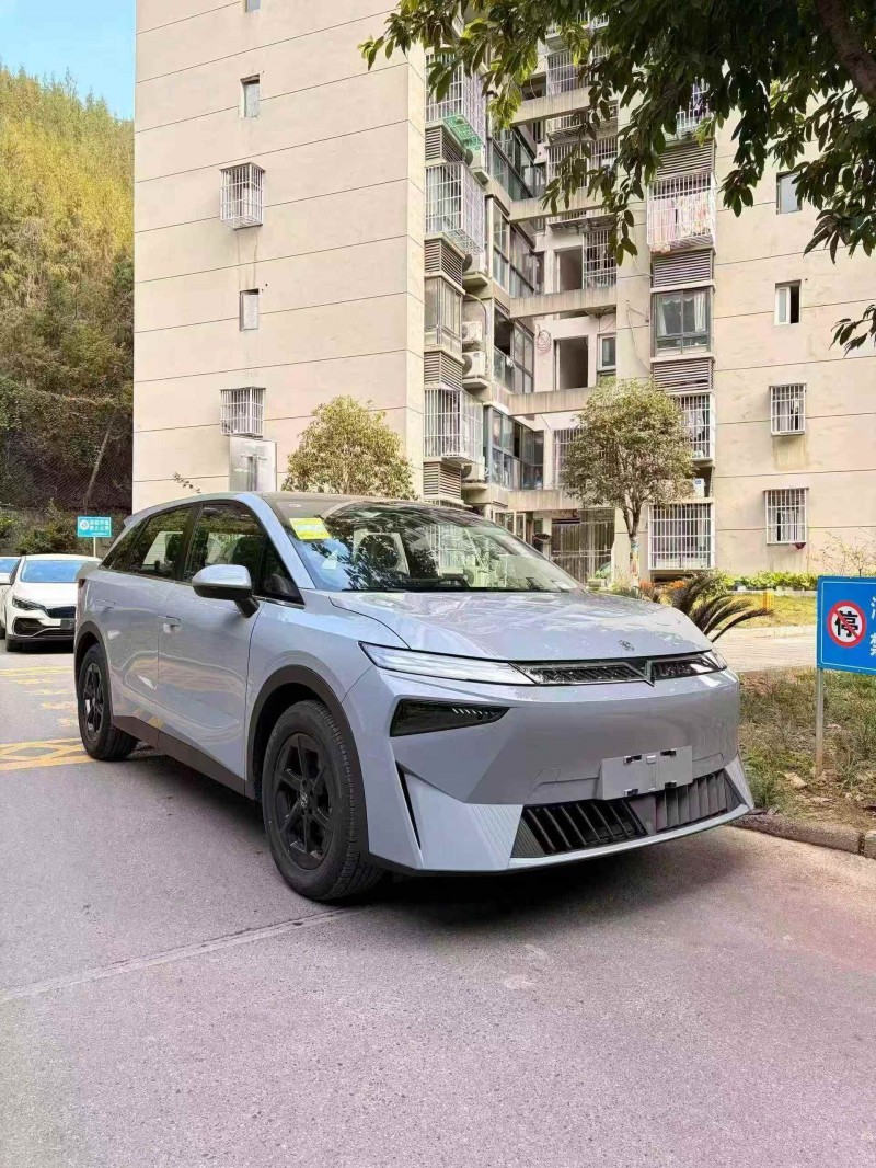 重庆25年启辰VX63