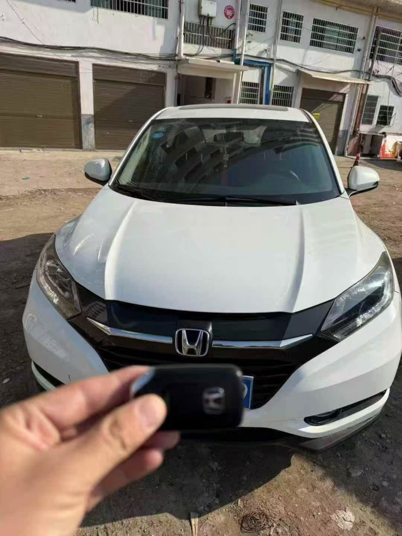 泰安19年本田缤智1