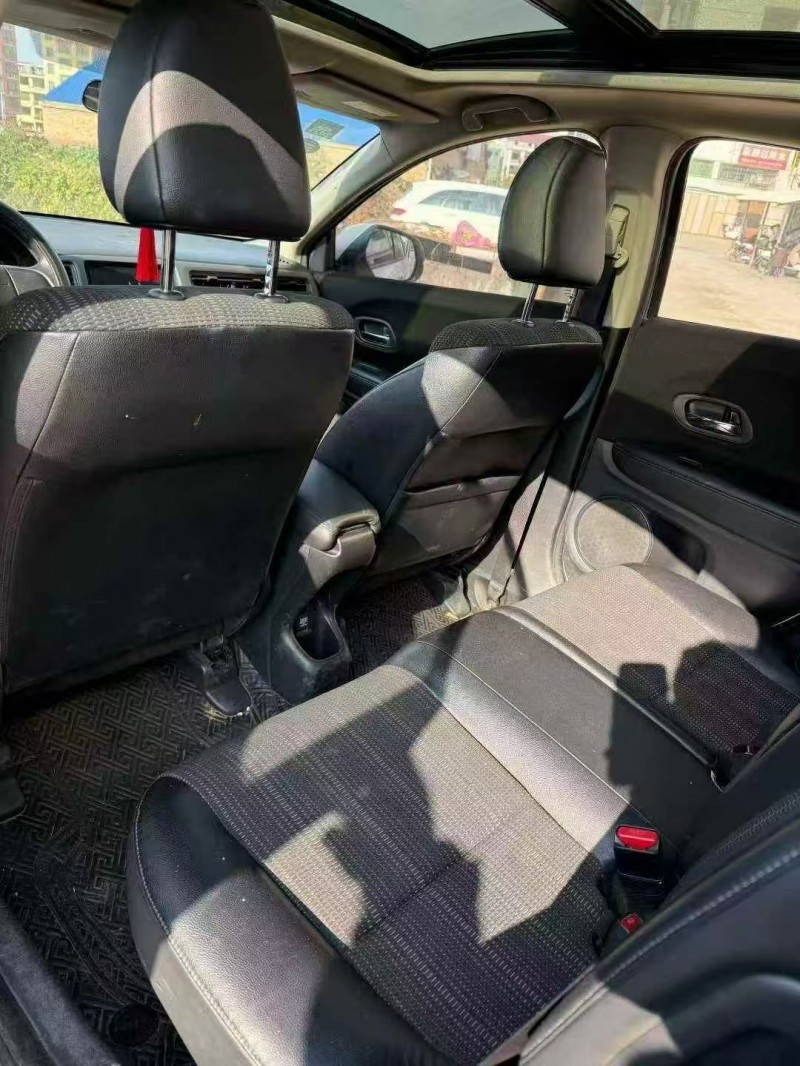 泰安19年本田缤智4