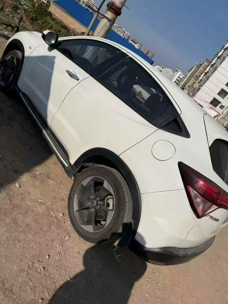 泰安19年本田缤智5