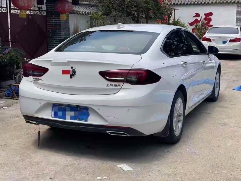 济宁20年别克君威7