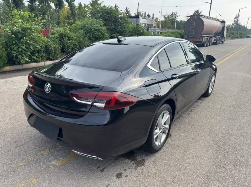 潍坊20年别克君威8