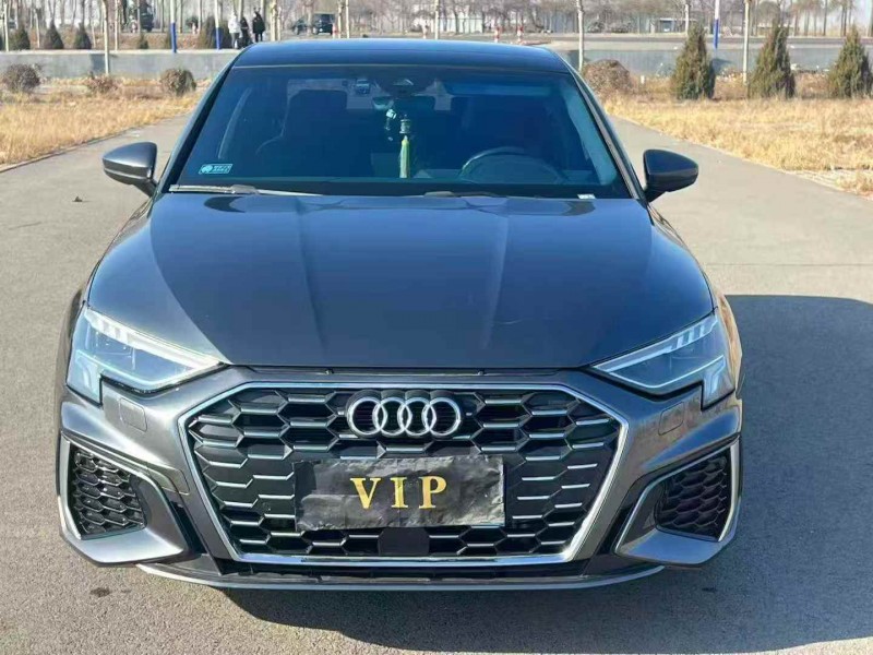 济宁24年奥迪A31