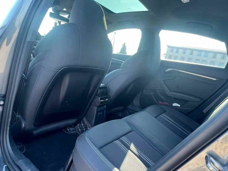 济宁24年奥迪A35