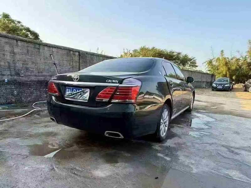 佛山13年丰田皇冠9